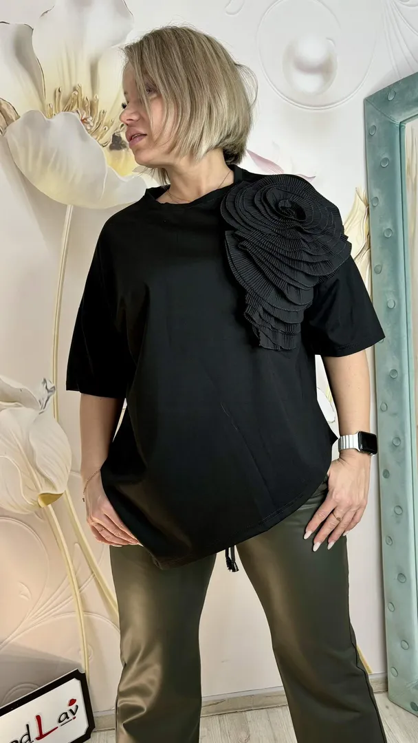 Блуза с шикарным объемным декором черного цвета MODLAV ML4900-13 Modlav