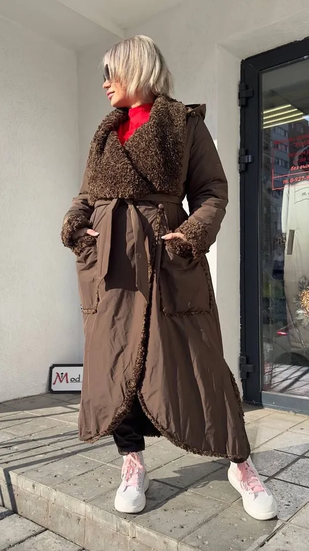Пальто с капюшоном и мехом шоколадного цвета MODLAV ML4621-785 Modlav