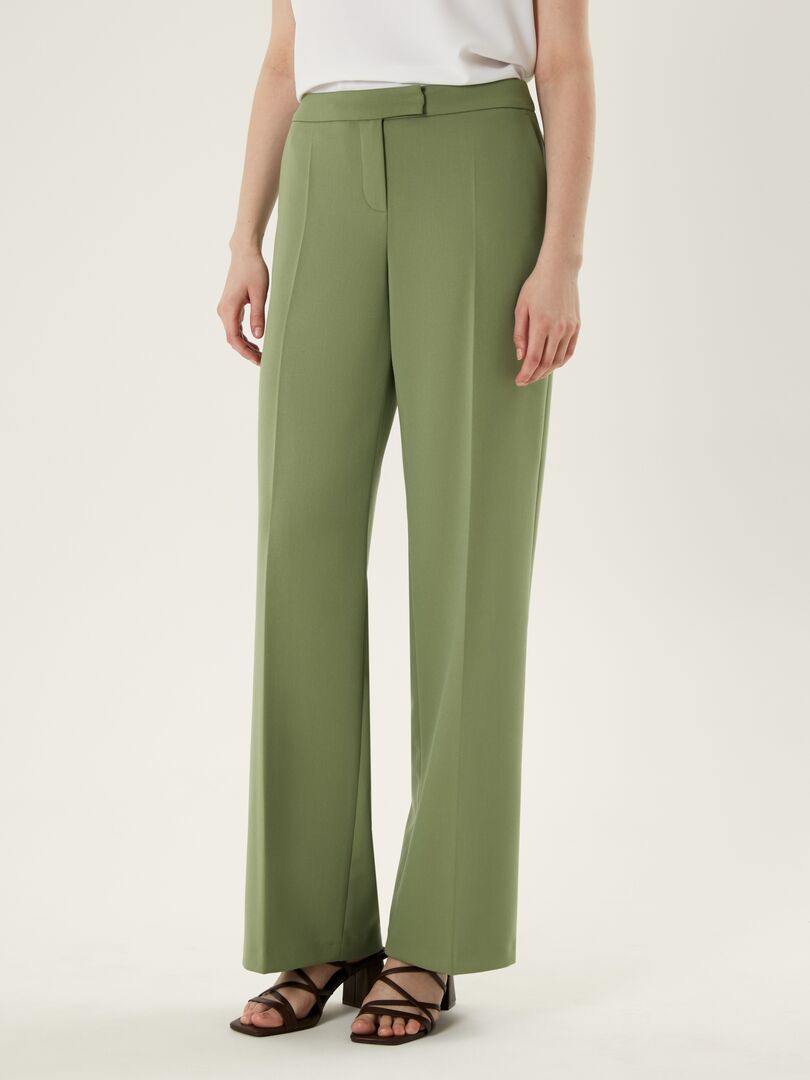 Прямые широкие брюки из костюмной ткани зеленые Pompa