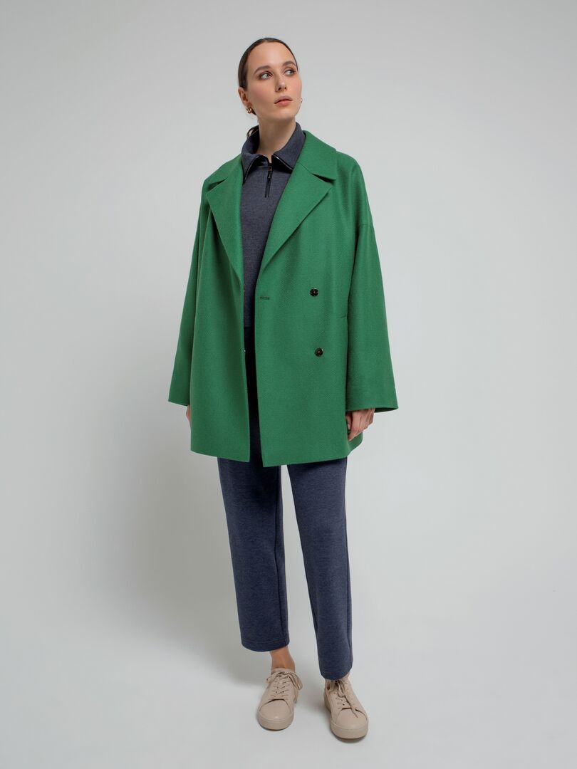 Двубортное укороченное пальто прямого силуэта зеленое Pompa