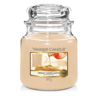 Свеча средняя в стеклянной банке Yankee Candle Свежий кленовый сироп