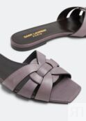 Сандалии SAINT LAURENT Tribute leather flat sandals, серый 571952DWE005741 | Grey фото 2